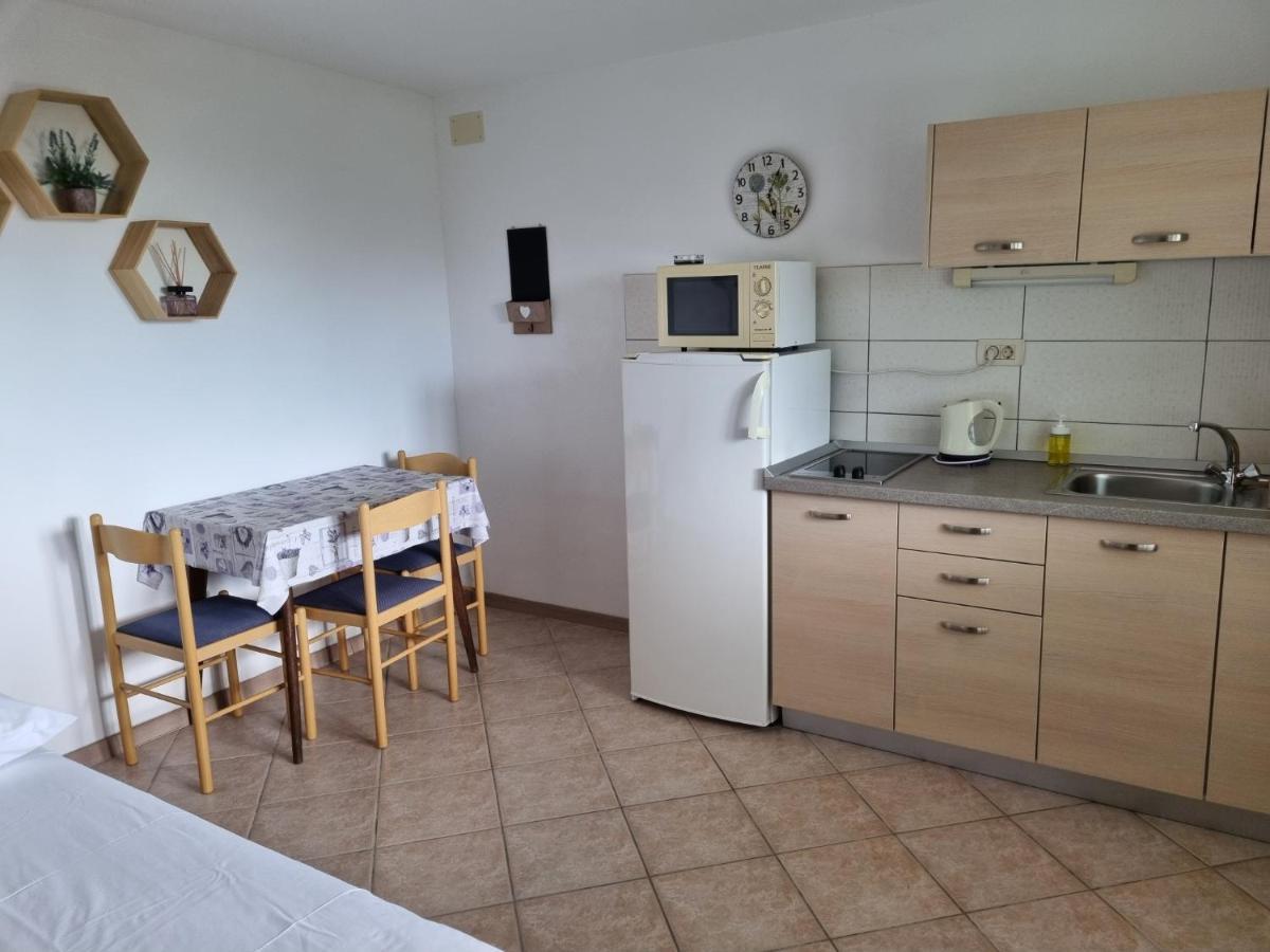 ברלה Guesthouse Dominovic מראה חיצוני תמונה